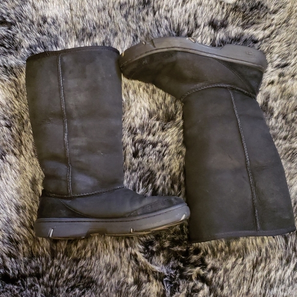 Uggs Black Tall Revival Boots Sheepskin 7 W - Picture 6 of 11